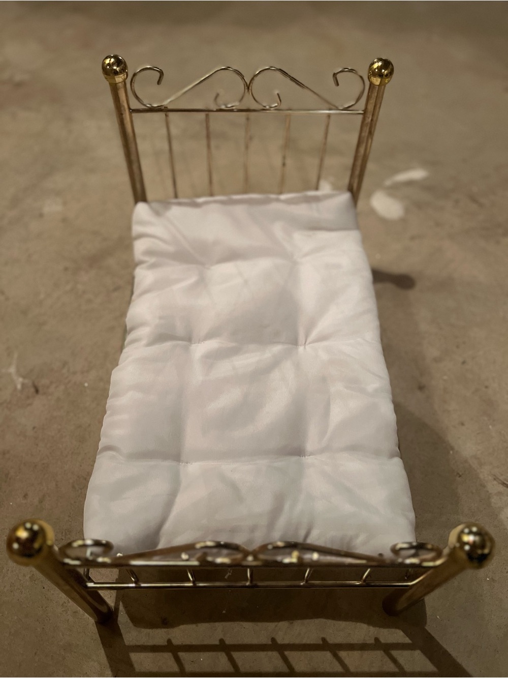 American Girl Doll Miniature Bed Comforter with Gold Frame